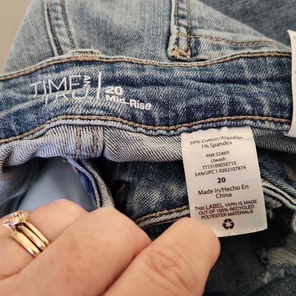 Women's Time & Tru Jeans - Picture 5 of 6